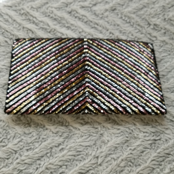 Striking sequined convertible bag - Picture 2 of 4